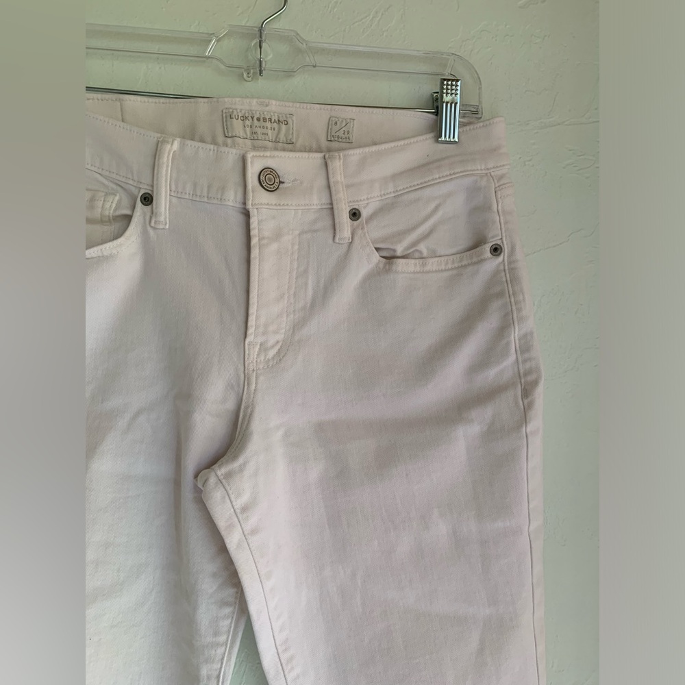 🍀 Lucky brand sweet boot white jeans 🍀 - Picture 4 of 11